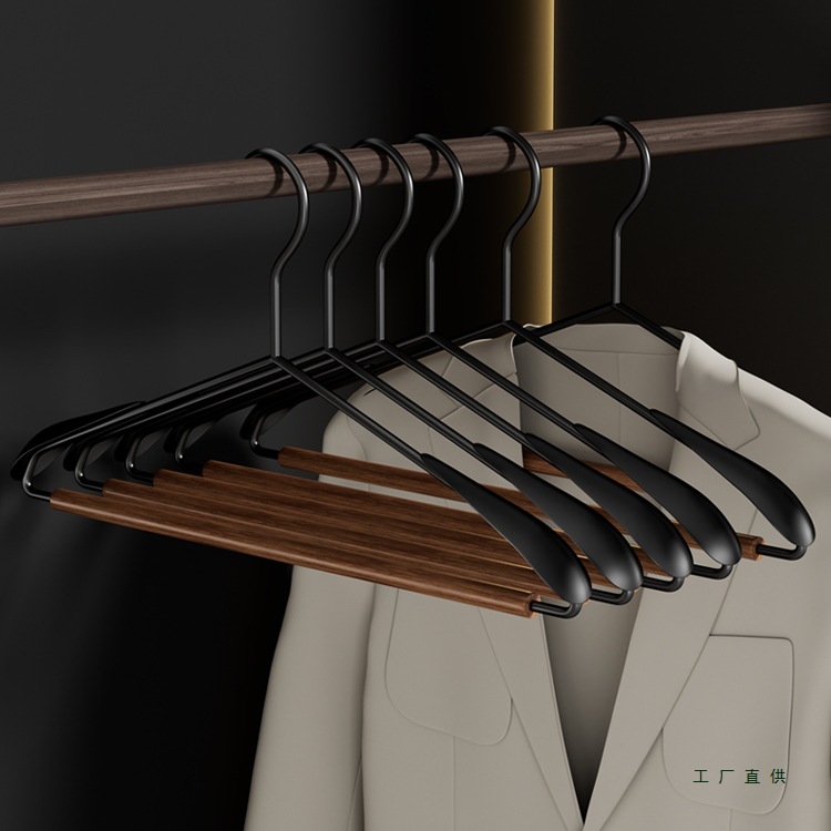 轻奢实木宽肩铁艺衣架家用衣柜衣帽间民宿酒店木质挂衣服撑子