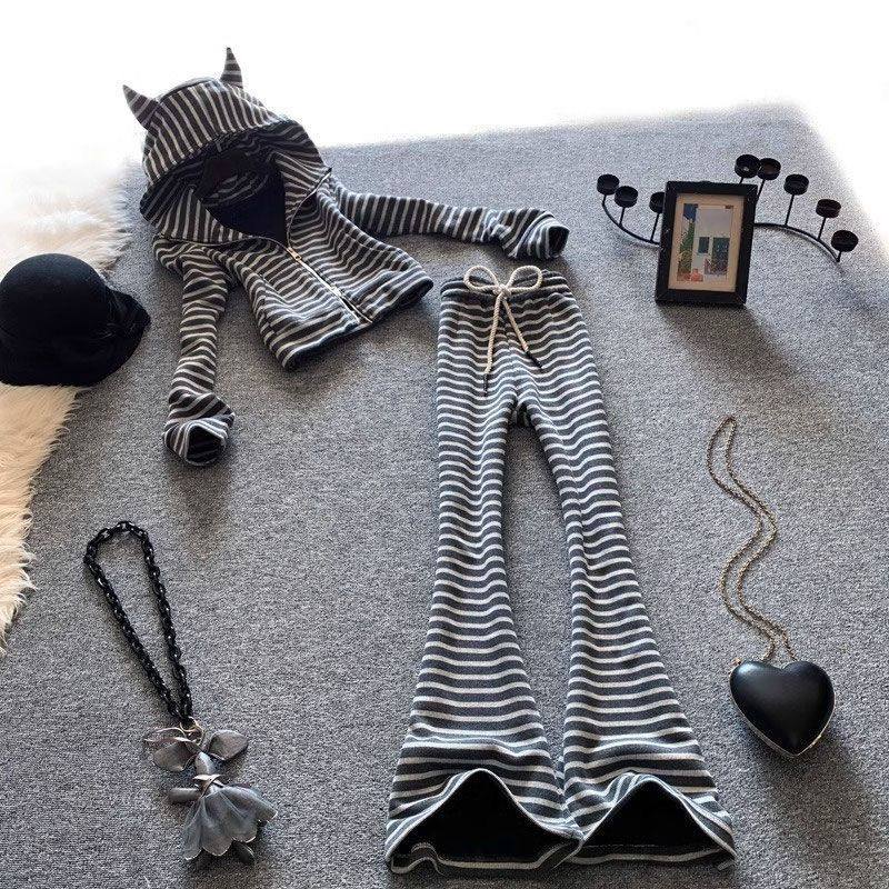 女童春秋条纹套装2025新款洋气耳朵连帽上衣微喇裤休闲运动两件套