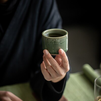 速发手工釉下彩浮雕主人杯越窑青瓷陶瓷茶杯陶瓷品茗杯功夫茶具束