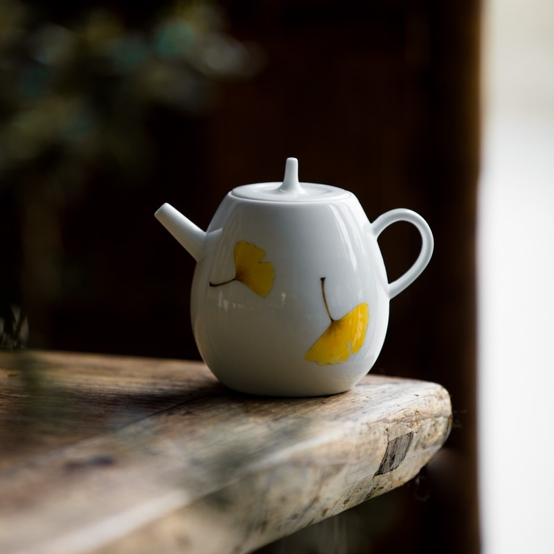 速发高档白瓷手绘茶壶手工陶瓷银杏叶泡茶壶家用办公小壶带过滤泡