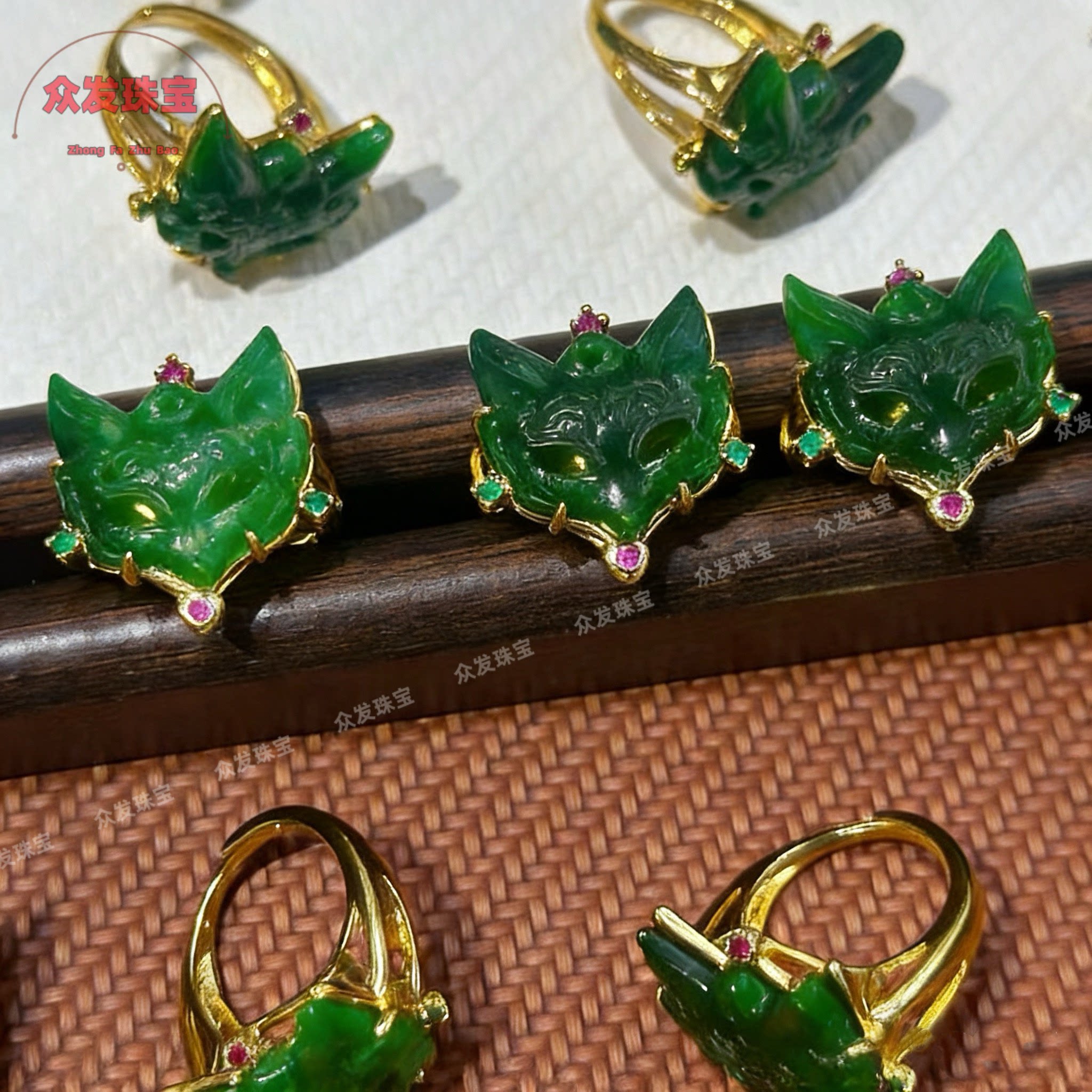 爆款翠绿色翡翠干青九尾狐戒指女款戒子活口调节时尚潮流礼物