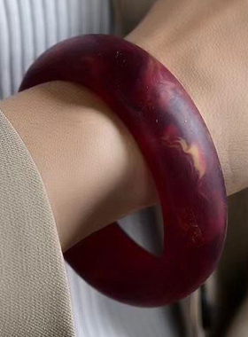 龙涎香玉化手镯!做工精致实物超美!龙涎香真品纯天然,持久留香