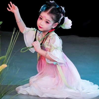 速发江南可花莲演服服古典舞汉服桃采笑胭脂妆春三月舞蹈池上表演