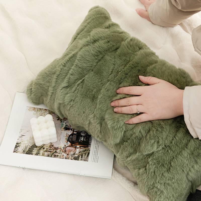 现代简约客厅沙发抱枕獭兔毛腰枕撸猫感靠垫腰靠包米色绿色靠枕套