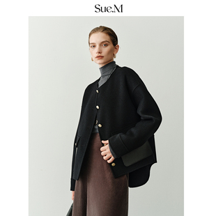 Sue.M 拼皮圆领黑色短款毛呢大衣25秋冬新款高支羊毛绒软糯外套女