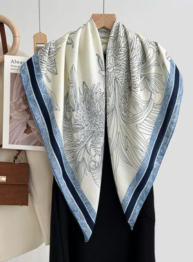 【无印MUJIE】奥莱撤柜白色花朵印花90方巾人字纹披肩柔软亲肤巾