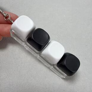 解压按键一字4键型马卡龙圆帽键盘挂件指尖按压创意钥匙扣