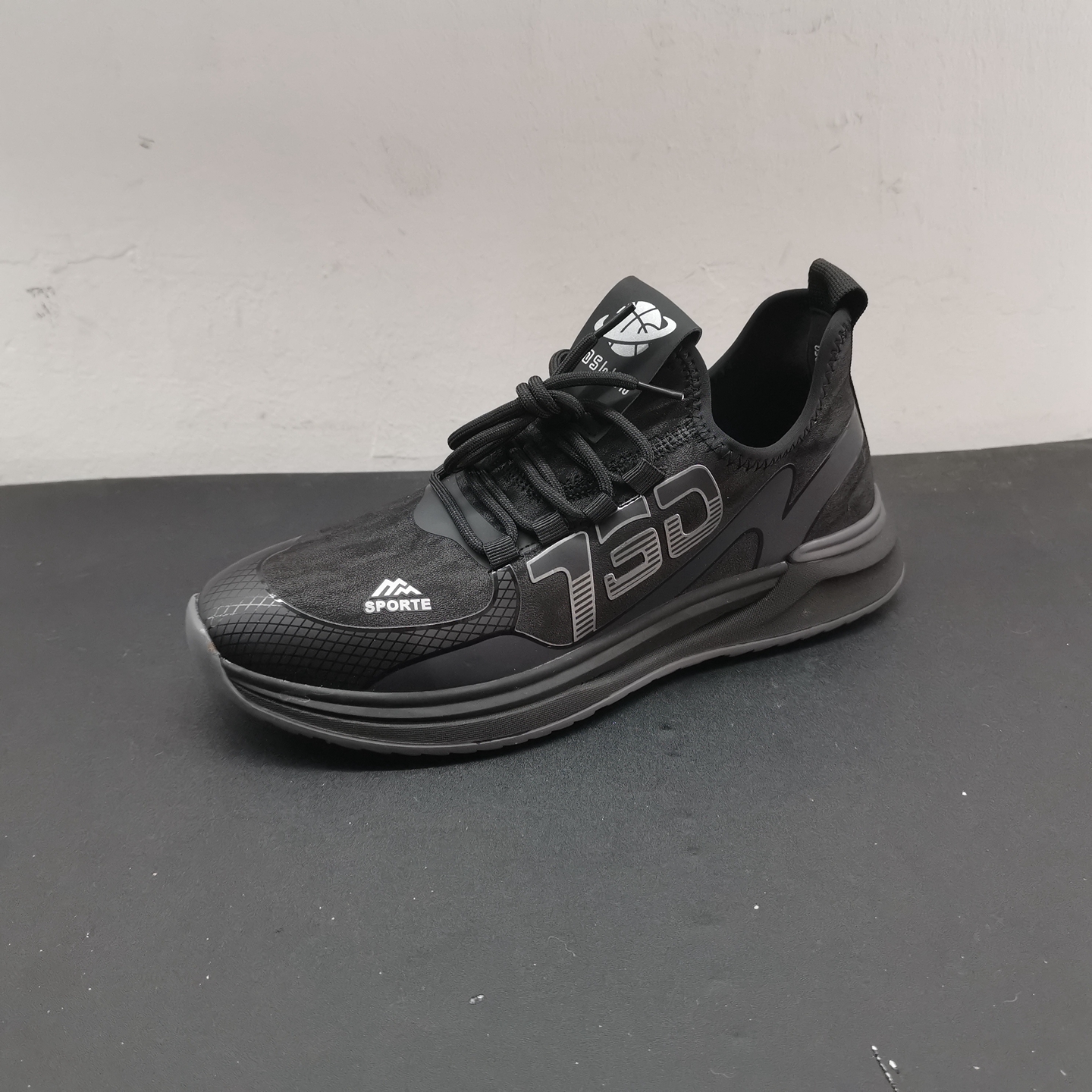 撤柜处理品牌外贸男鞋2025秋新款百搭休闲舒适运动透气网面男单鞋