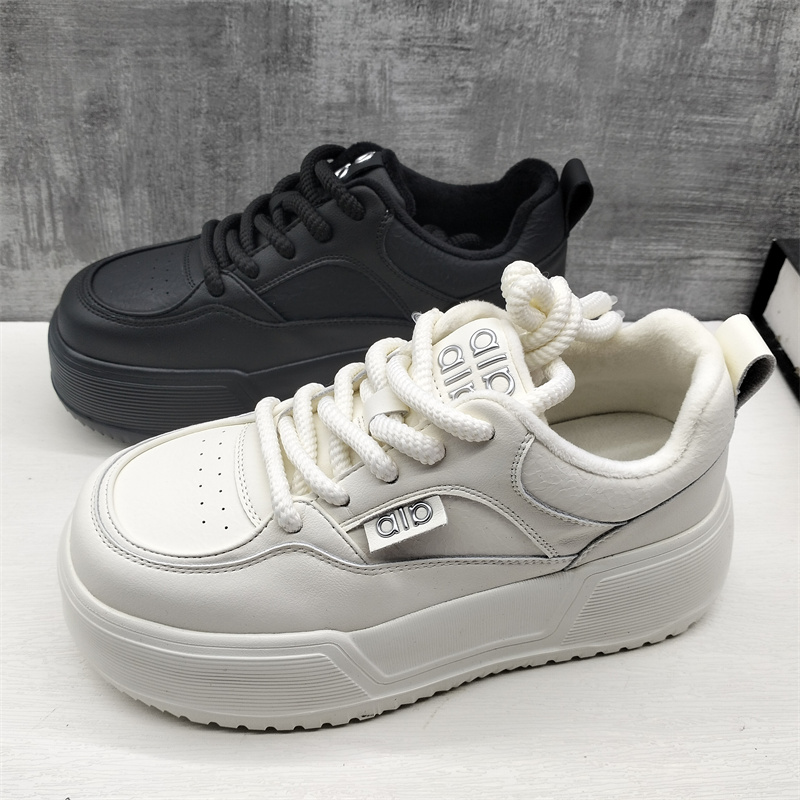 撤柜处理折扣真皮女鞋2025冬新款厚底加绒小白鞋圆头休闲女棉鞋潮