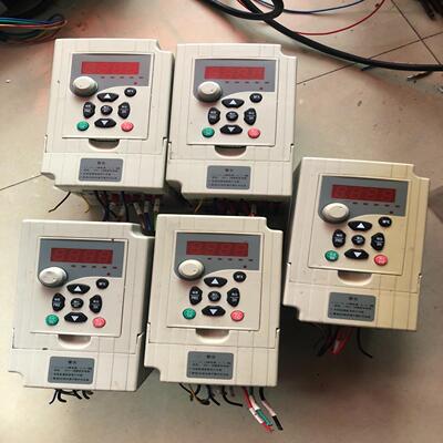 议~鸣雷变频器15kw380V三相功能正常成色如图议