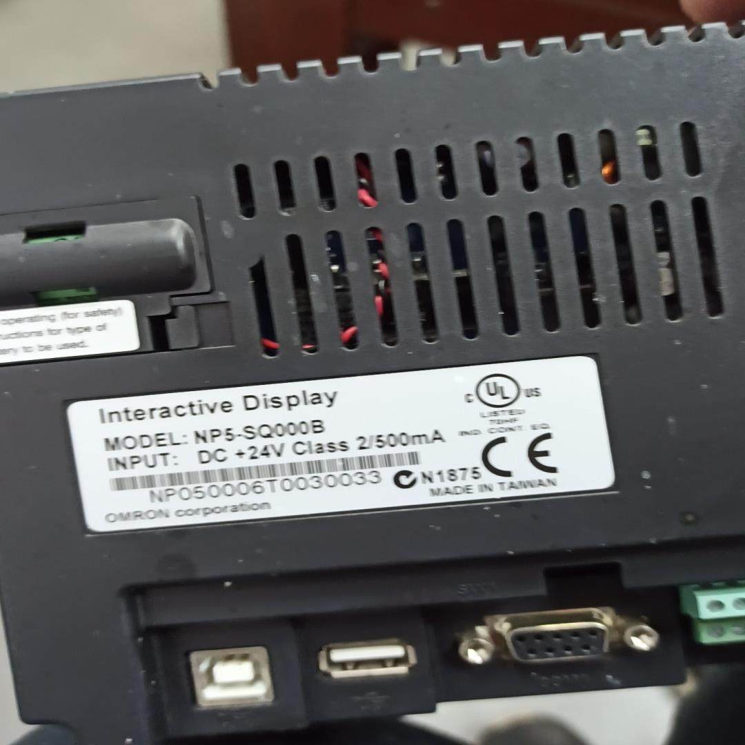 议~OMRON   NP5－MQ000B工业触摸屏3台。功能完好