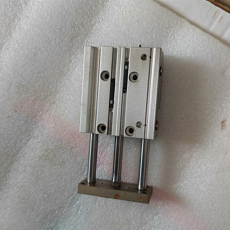 三轴气缸TCL16X40S一个成色如图喜欢的话直接议价