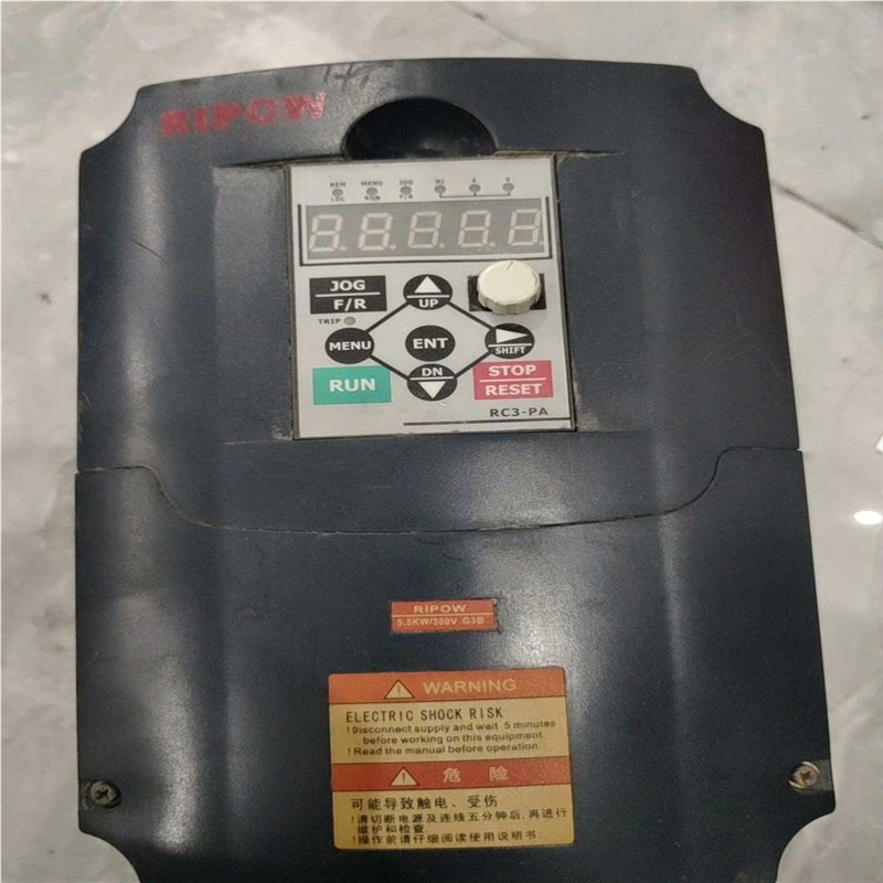 议~日普变频器RC3–G5R5/P7R5 5.5KW 功能齐全。