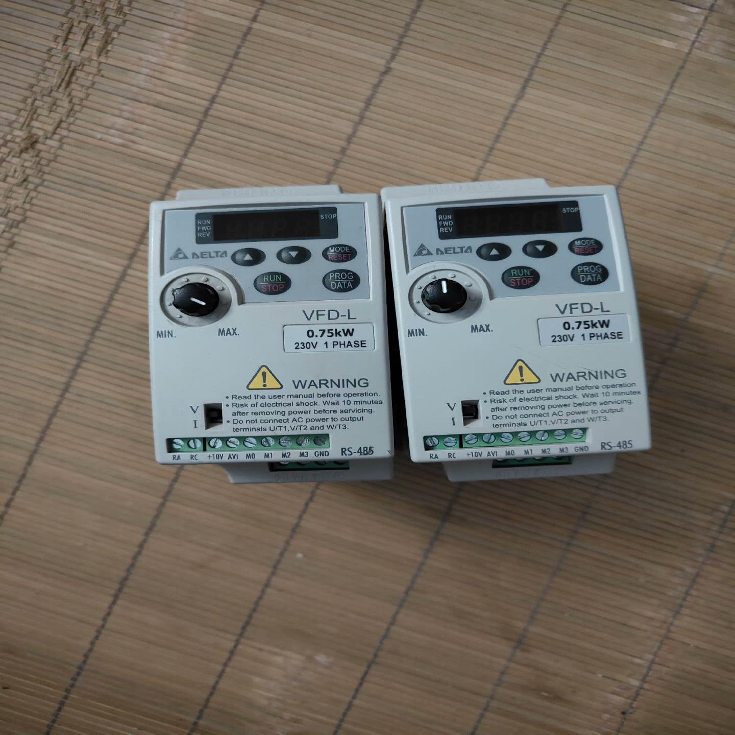 (背呗机械)台达变频器750W单相输入VFD007L21A提