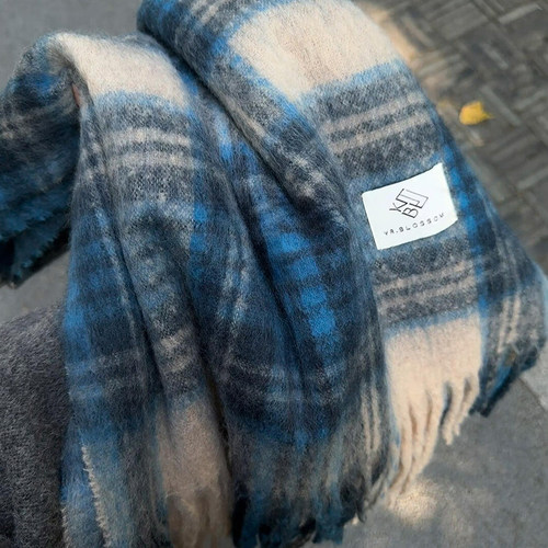 一眼心动的海盐蓝色围巾女冬季