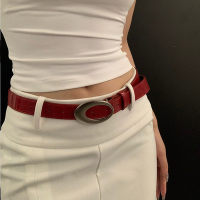 红色鳄鱼纹腰带时尚百搭超吸睛！