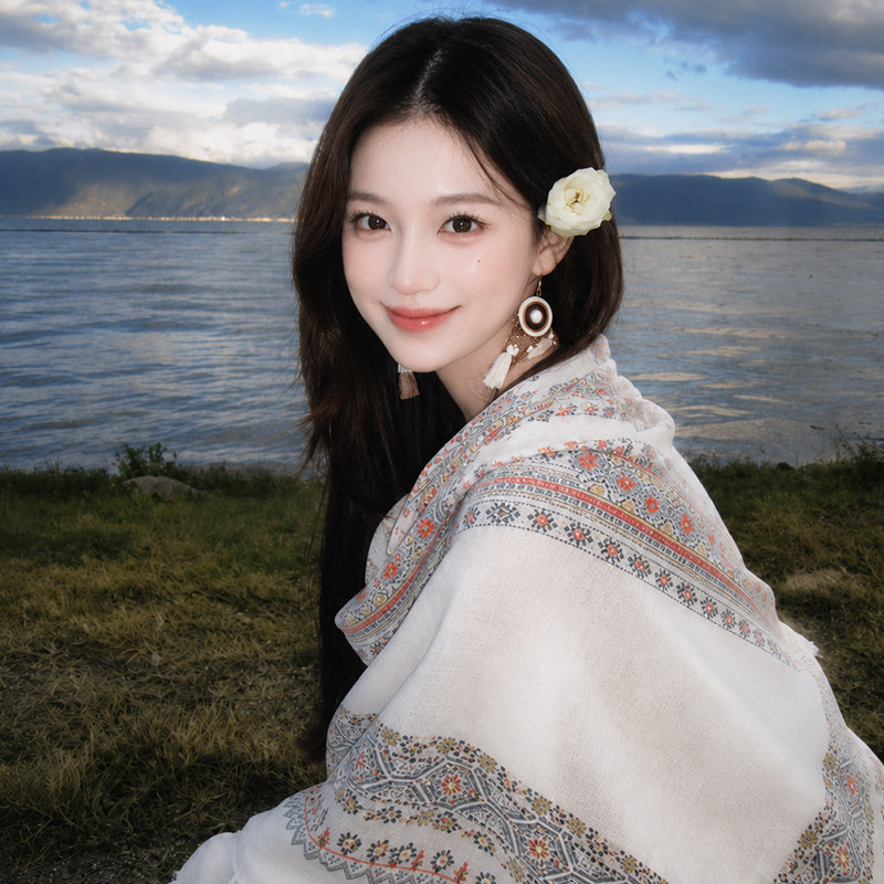 云南旅游白色民族风流苏披肩女