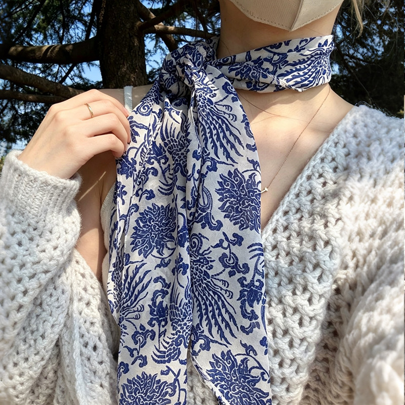 夏季薄款百搭国风青花瓷显白丝巾
