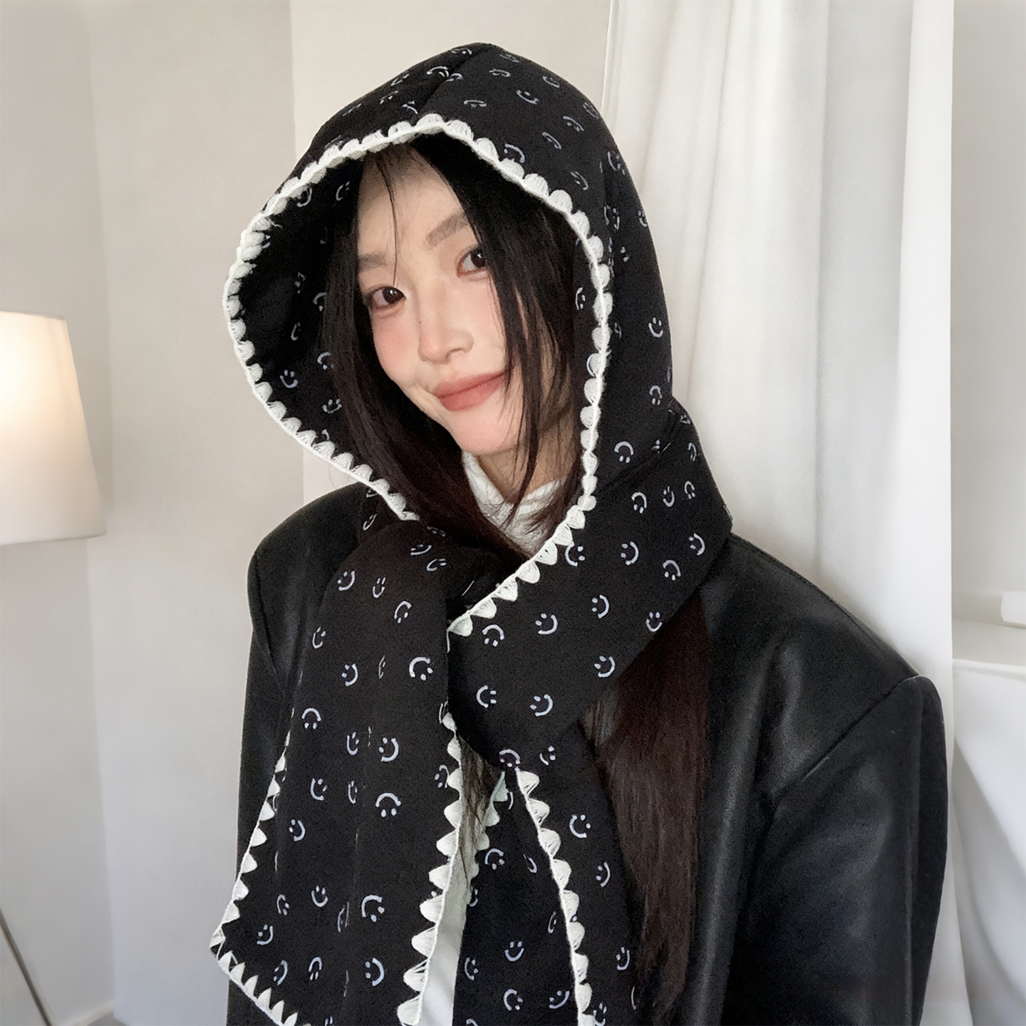 【宅女同款】笑脸印花连帽围巾