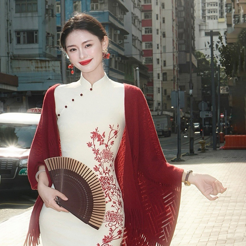 复古红色旗袍披肩女外搭春夏季薄款结婚订婚针织流苏披风斗篷开衫