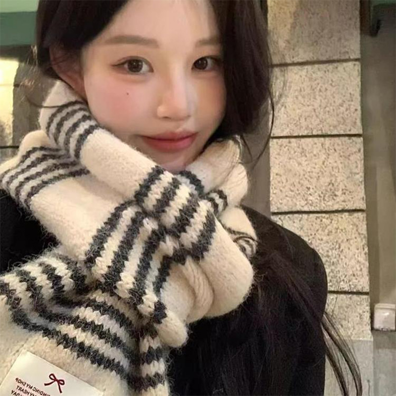 韩系氛围感黑白条纹针织围巾