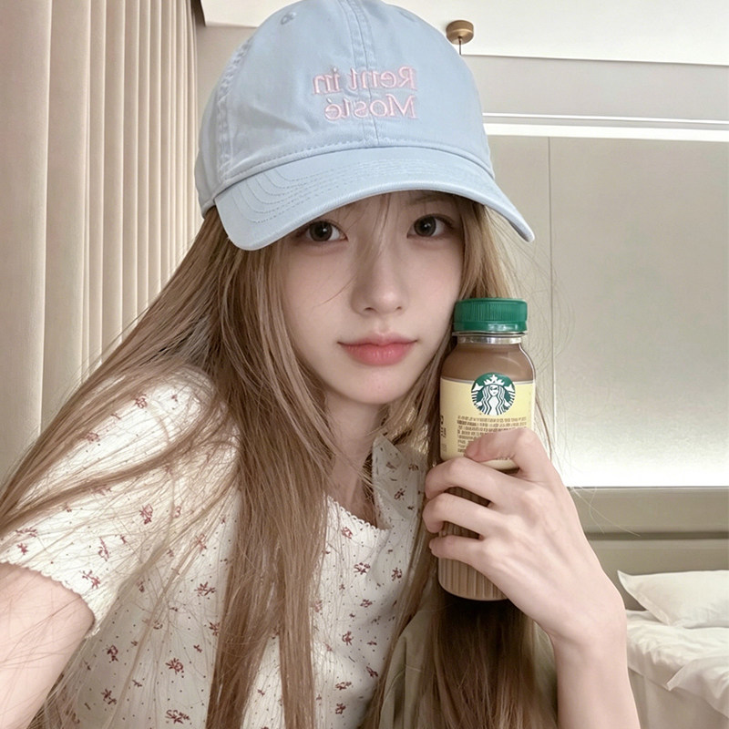 低饱和韩系氛围感~蓝色棒球帽女图片