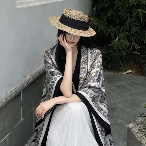 清冷感复古水墨色披肩女