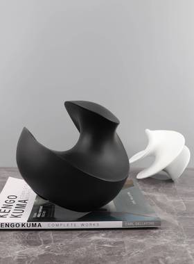 现代简约白色黑色异形摆件旋转扭曲螺旋摆件摆设房售楼处软装饰品