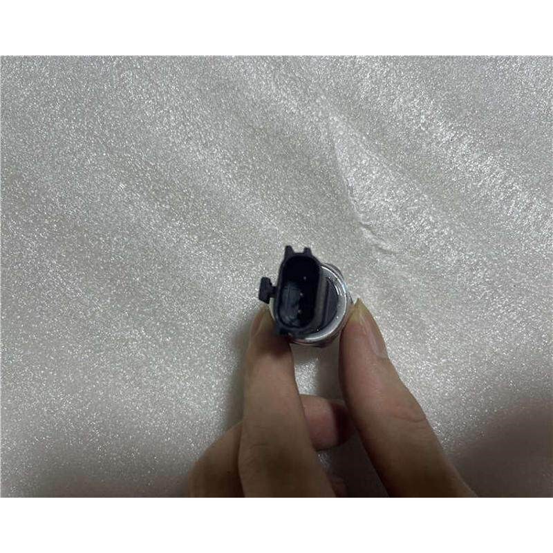 热销适用现代朗动索八领动雅绅特ix35名图瑞纳悦动空调压力开关传