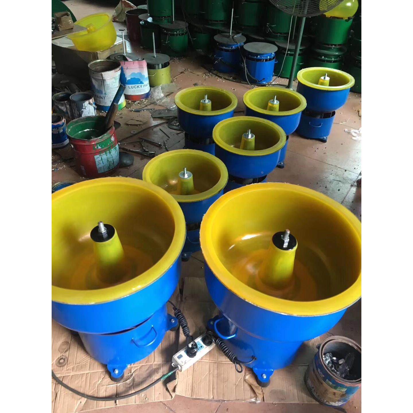 14-30寸直形抛光震机PU振桶胶斗震动研磨机玉石挂件圆珠扣抛光机