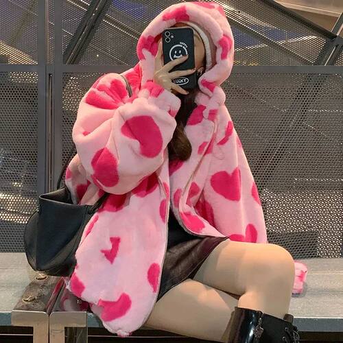 Loose long sleeved hooded jacket for women宽松长袖连帽外套女