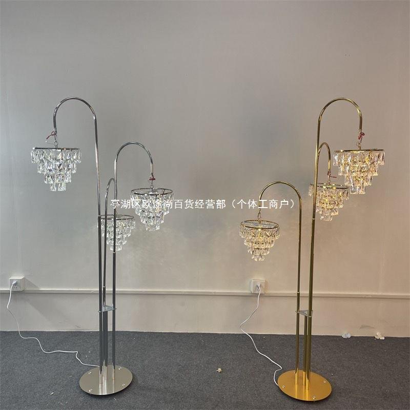 ANB欧式婚庆道具铁装艺三头水晶冰条发光路引灯婚礼两T台堂侧饰摆