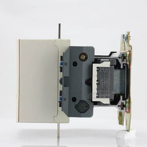 交C7流接触器CJX2-F500（LC1-F500MCQ7）上HVG海人民