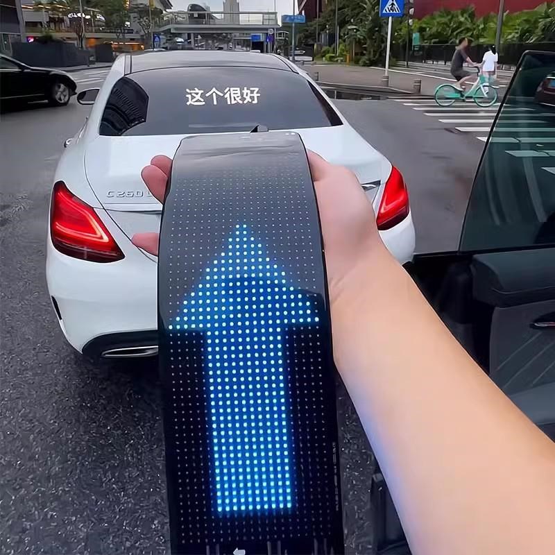 会动的车贴LElD显示屏车载柔性屏车后窗led显示屏软屏车尾车