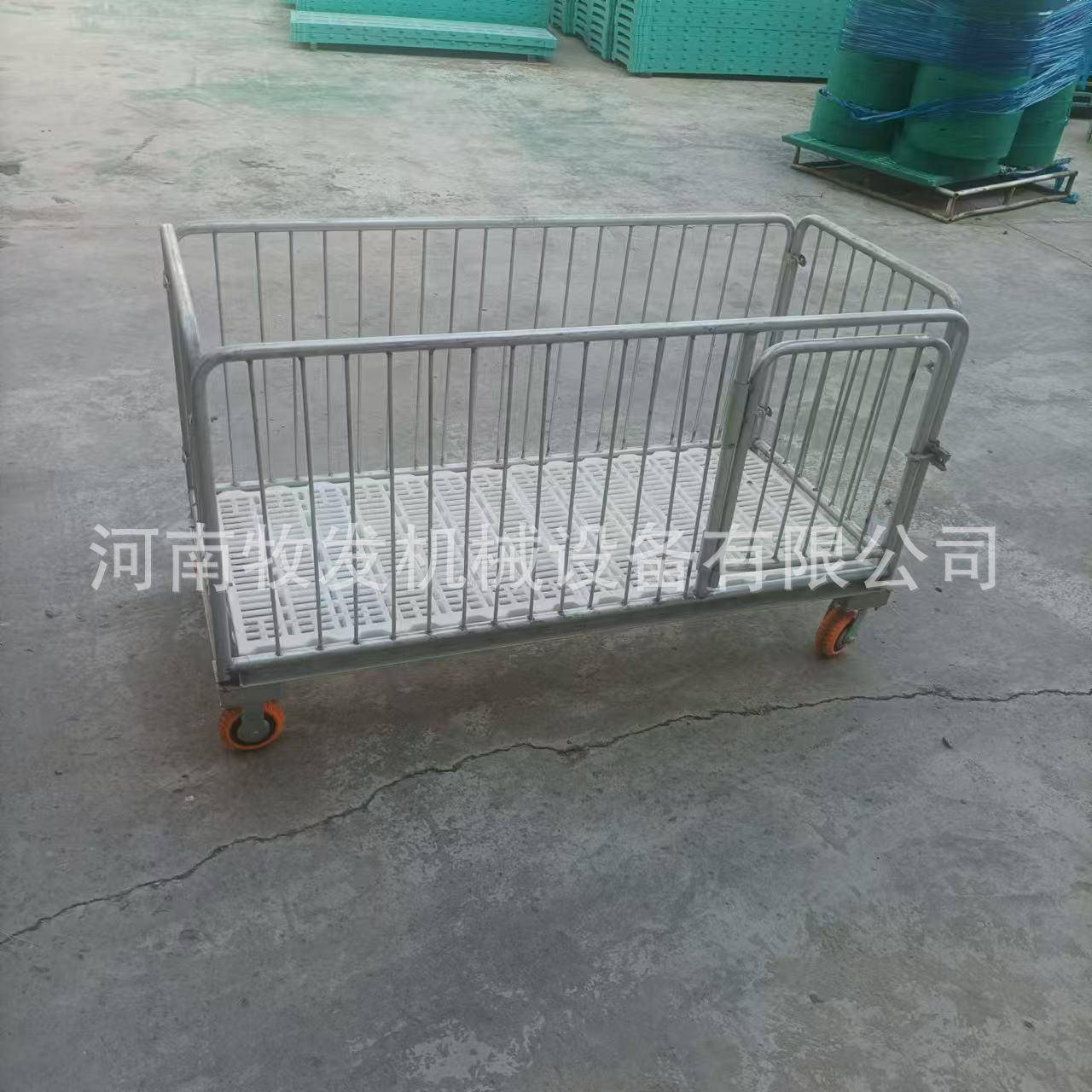 仔猪转运车小猪塑料板推车四轮转运车