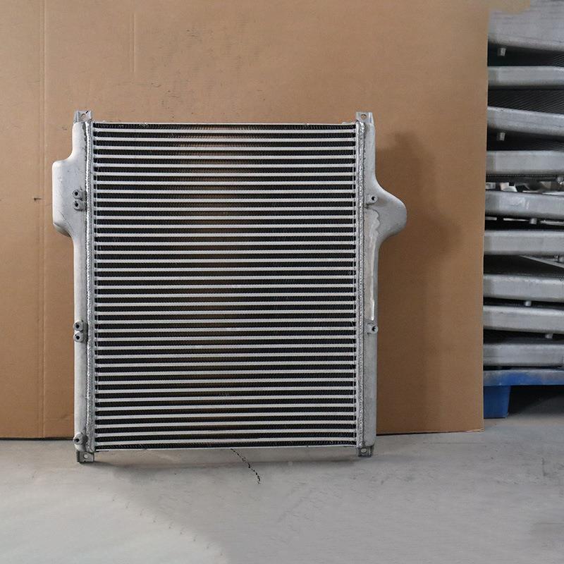 汽0车散热器现销售货中重汽系列75BUB2W06100-043汽车冷器散热器