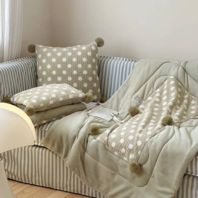 抱TVS枕公被叠子两用办室睡午枕头折加厚毯子二合一沙发汽车靠枕