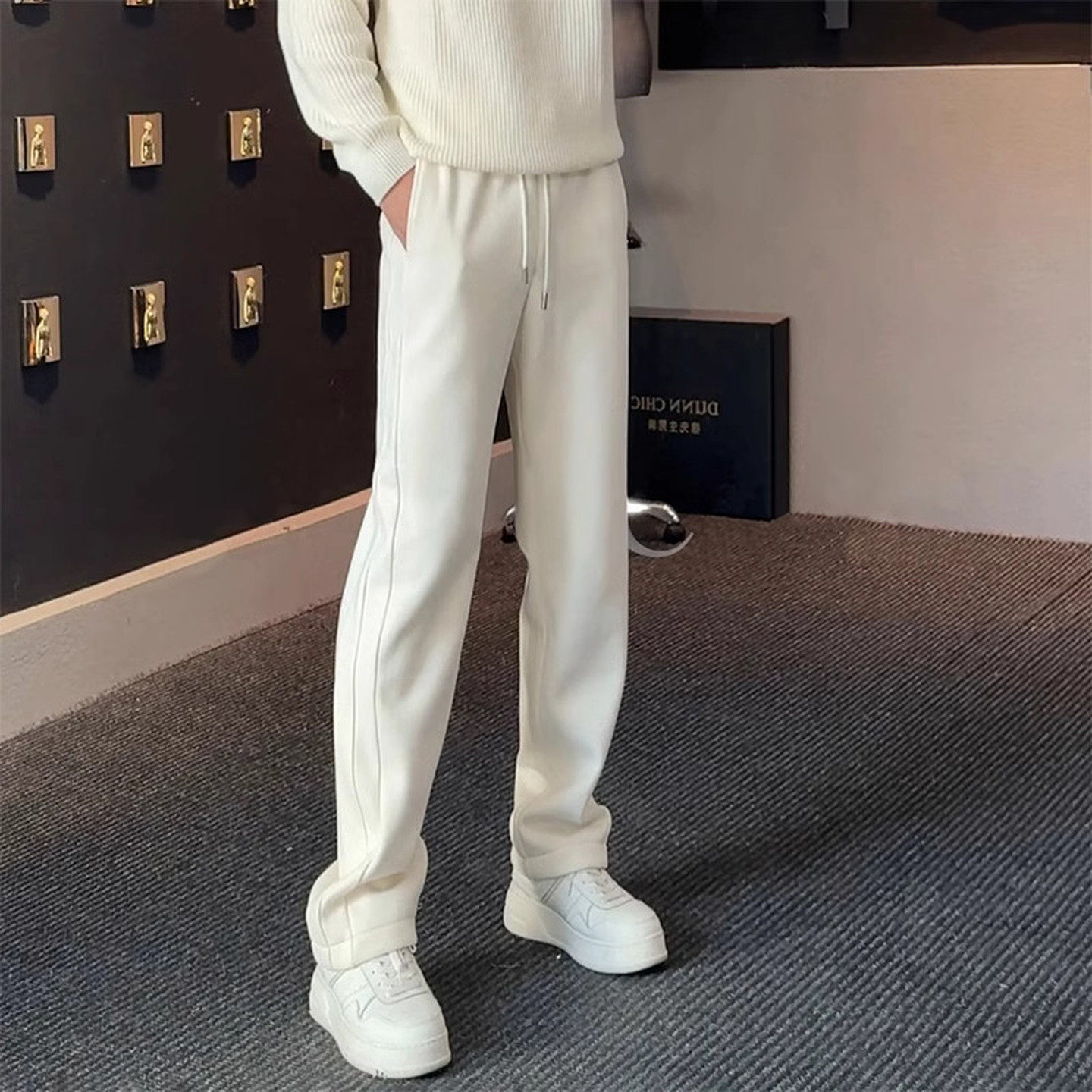高端白色直筒休闲裤子男士春秋冬季2025新款百搭男裤宽松卫裤男款