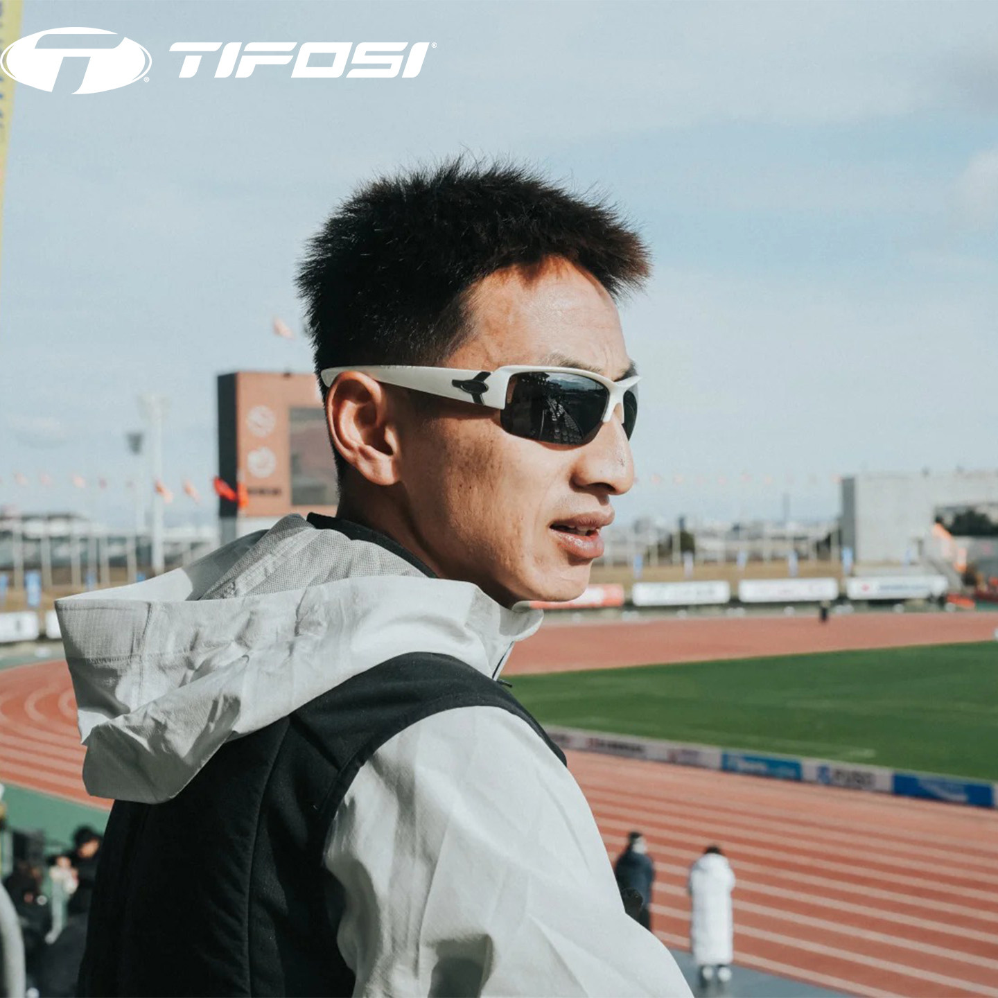 tifosi日夜可戴马拉松专业跑步眼镜女骑行运动太阳镜变色偏光墨镜