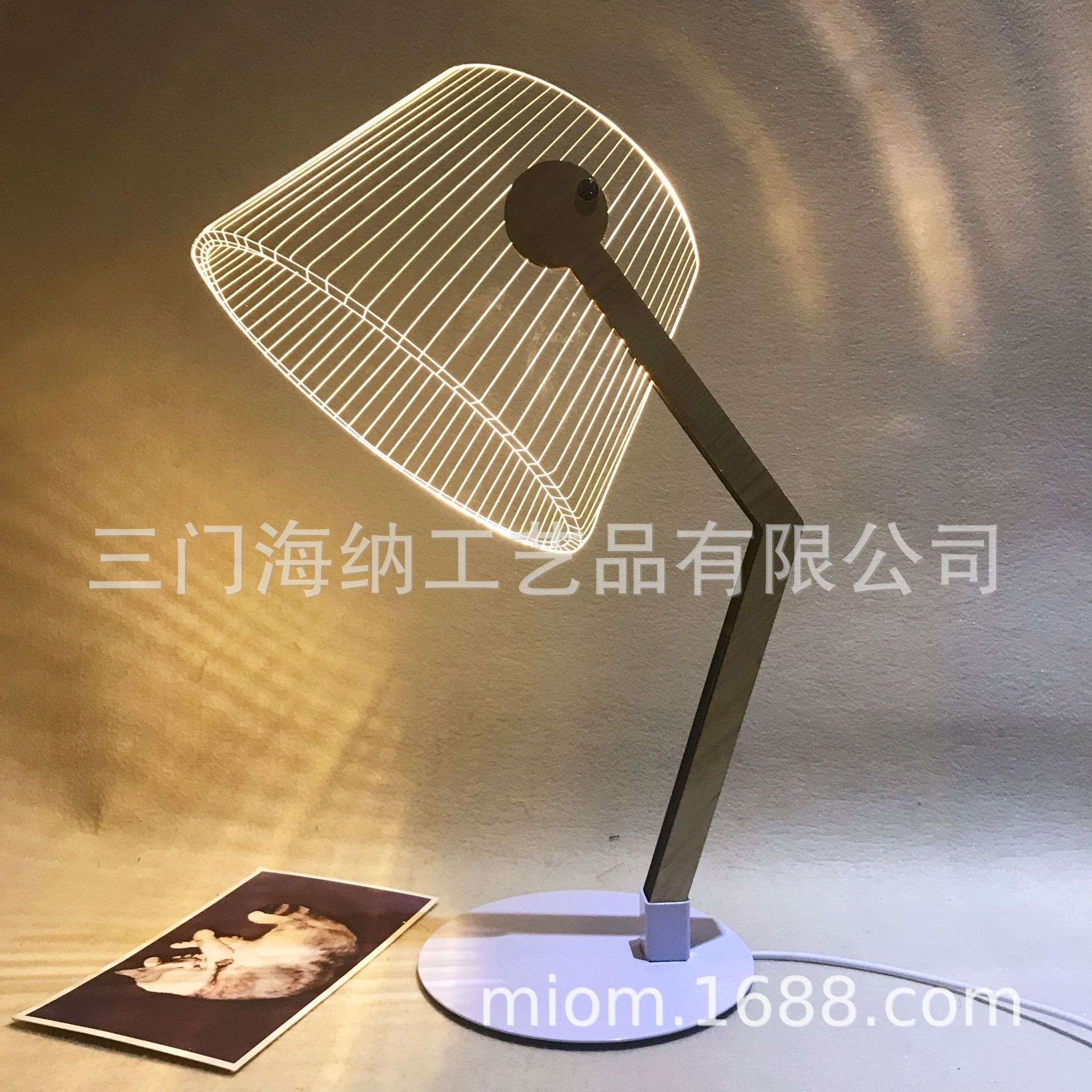 3D视觉LED灯发光亚克力错觉阅读台灯usb木质支架简约护眼小夜灯