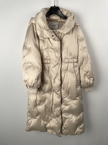 柯利亚诺冬季专柜同款浅杏色微A型长款连帽羽绒服YC9501G吊牌5280