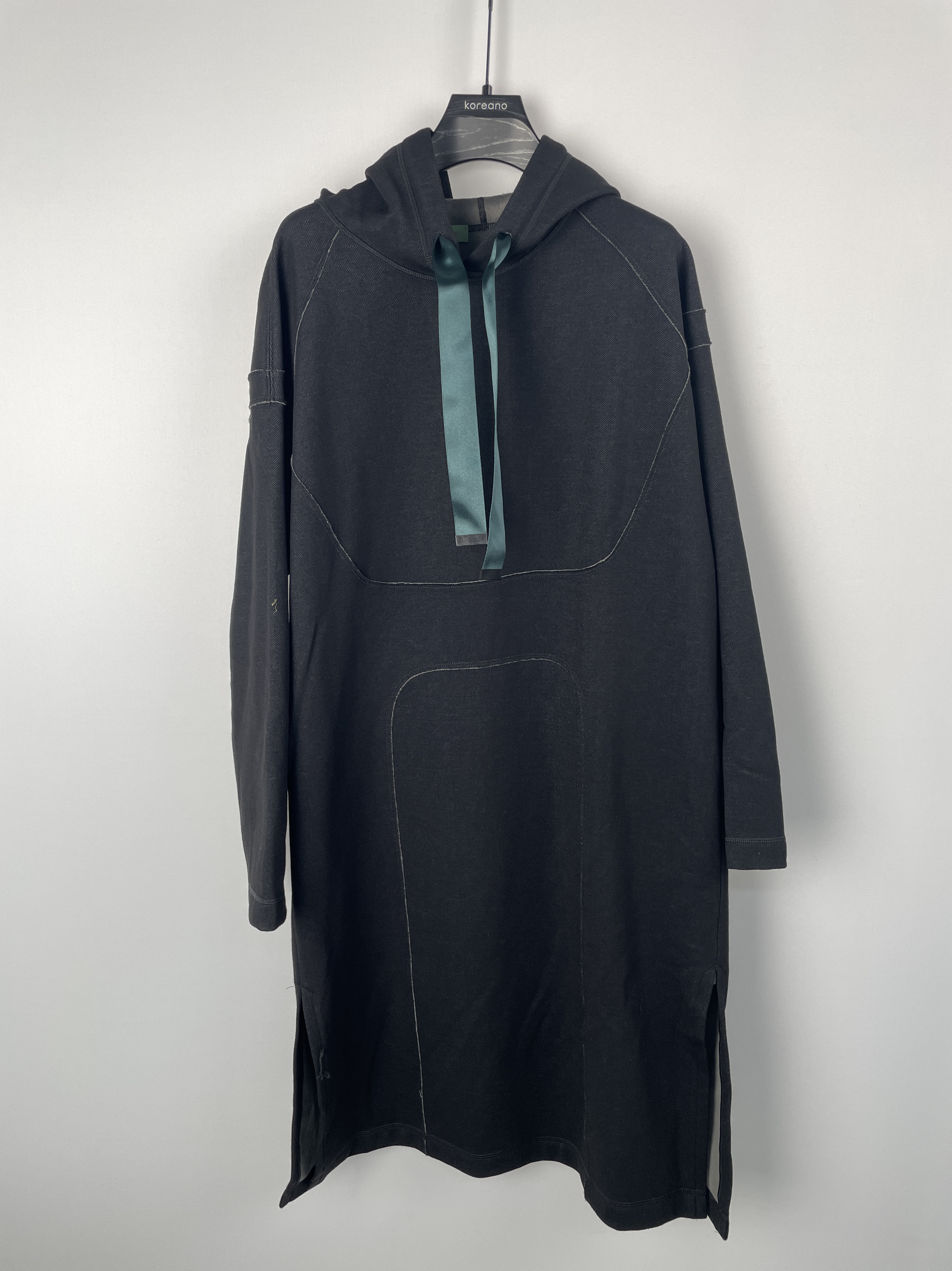 柯利亚诺冬季专柜同款黑色连帽落肩宽松长款连衣裙  LT4115(JUN)