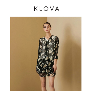 9VUN 柯罗芭夏季 CW0005 黑白印花V领真丝衬衫 ￥3490 专柜同款