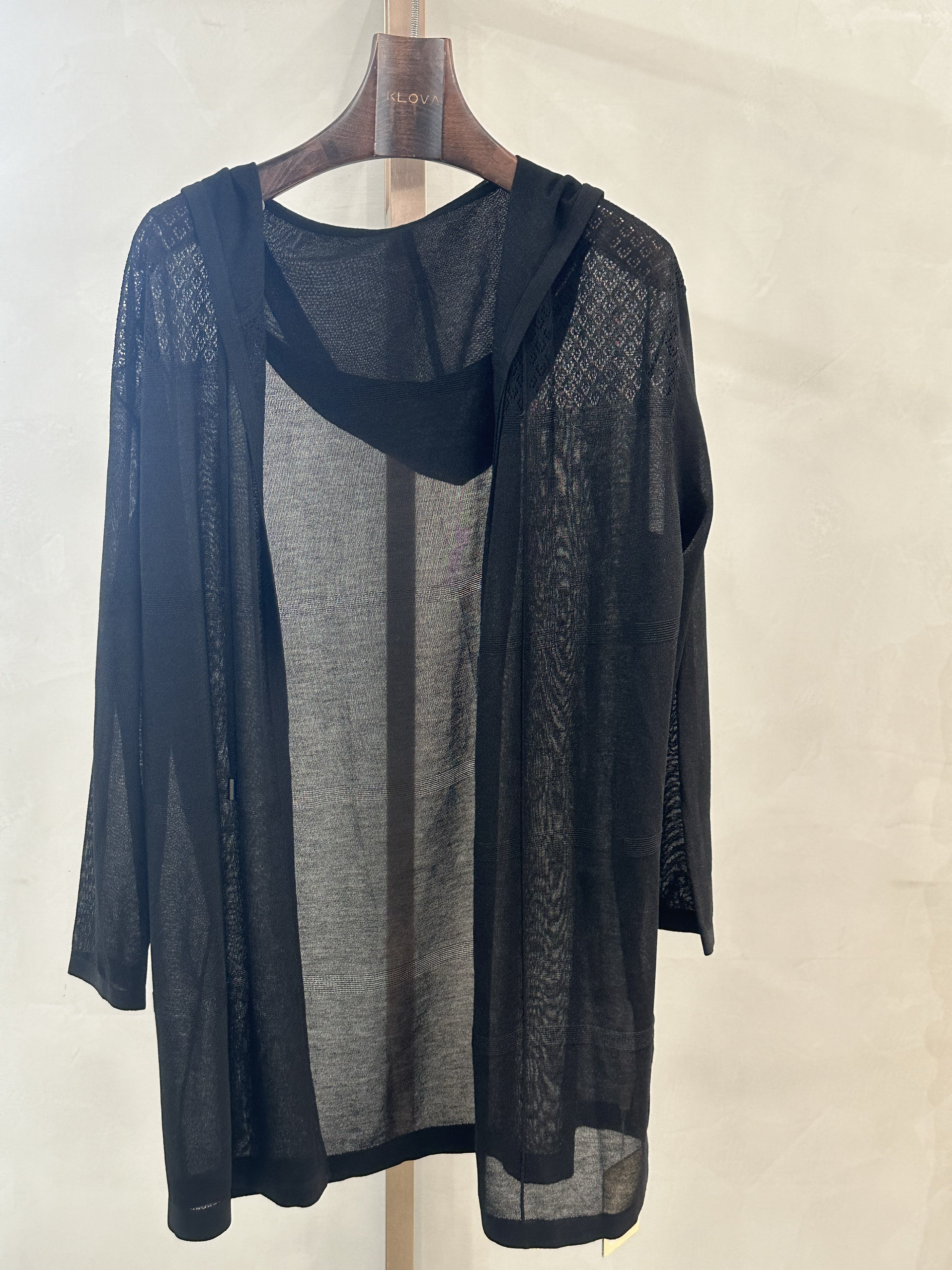 柯罗芭春秋专柜同款连帽黑色开衫  ZK8030G ￥2990,女装/女士精品,毛针织衫,淘宝优惠券,粉丝福利购,淘宝优惠卷