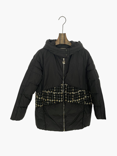 柯罗芭冬季专柜同款黑色拼接连帽羽绒服  YS4626 ￥7500