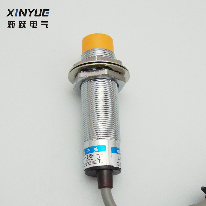 沪工接近开关 LJC18A3-B-Z/BY 直流三线PNP常开电容式接近开关