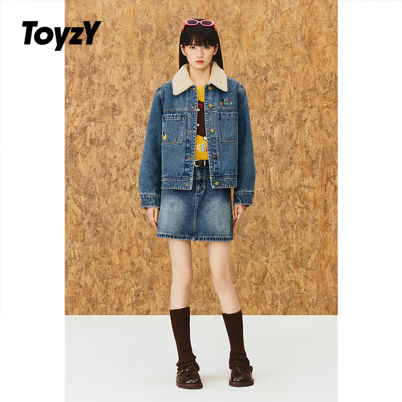 ToyzY 趣味刺绣仿羊羔毛领牛仔外套女短款2025秋冬新品ZC35310220