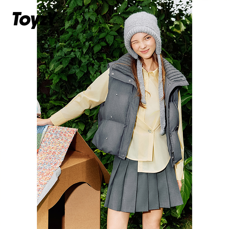 ToyzY钉钻立领羽绒马甲女新国标90鸭绒2025冬新款ZC35508070