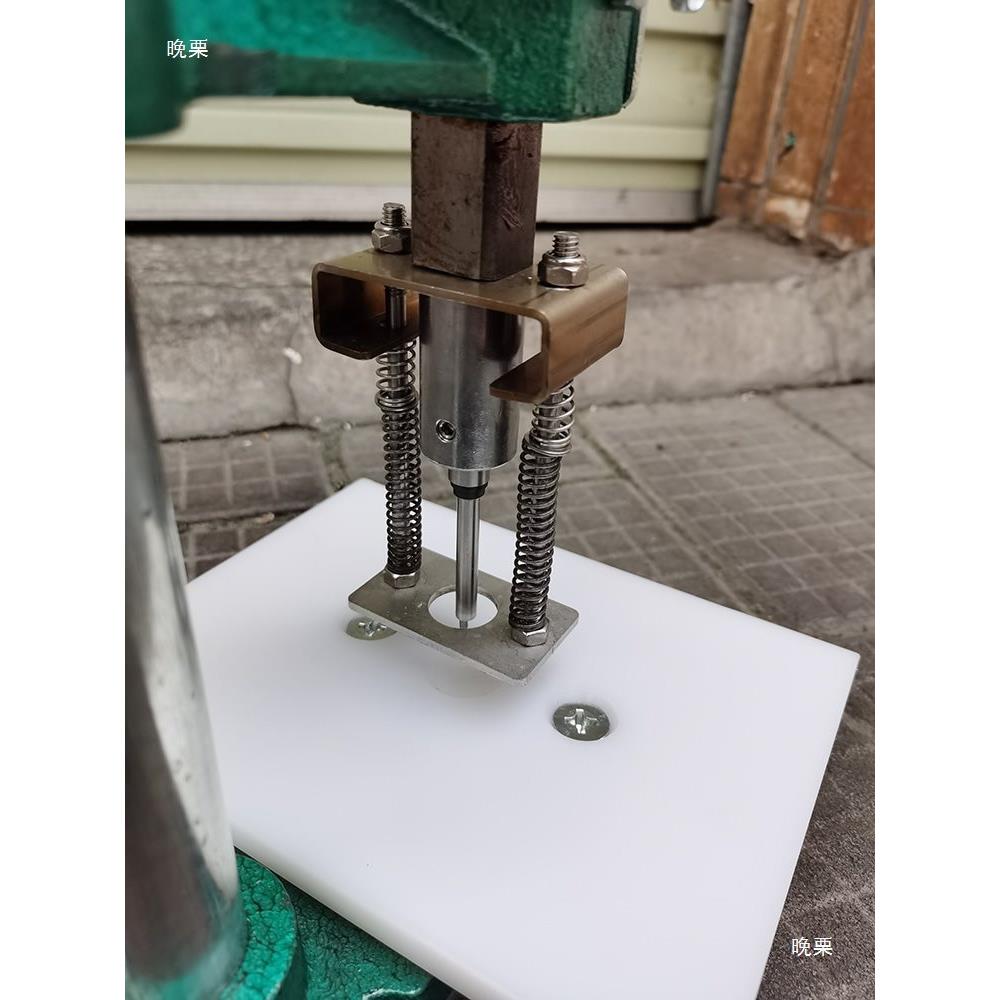 盛驰手动打孔机打吊牌胶袋冲孔器塑料thj#lznl料袋洞机布眼机空打