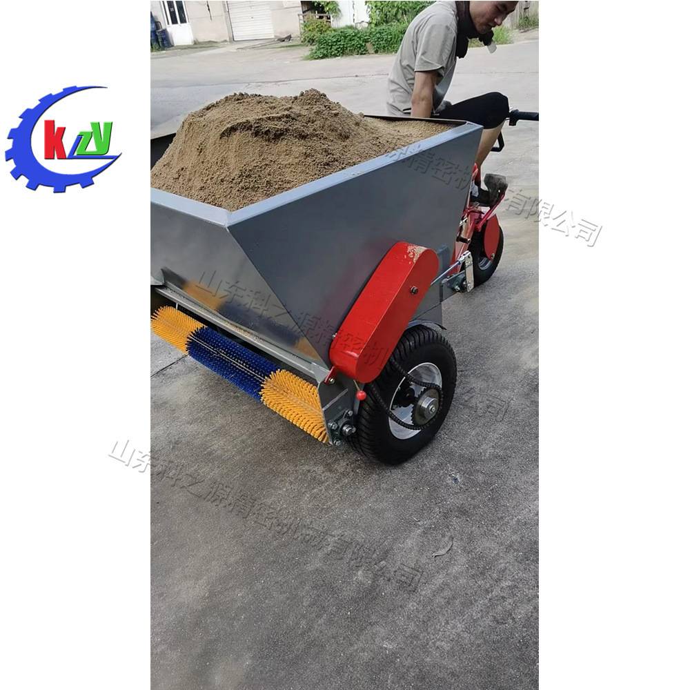 电动座驾式草坪冲砂机 园林草地用维护设备 小型一体化梳草机